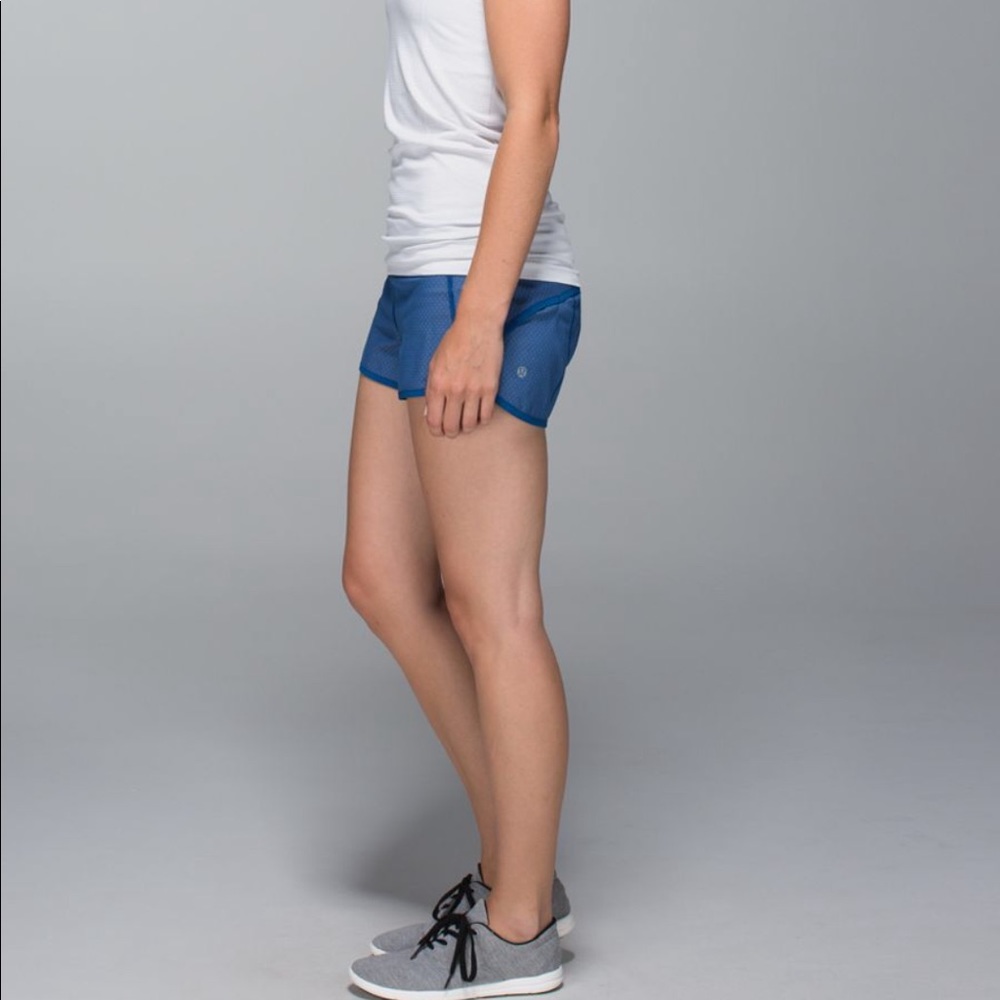 NWOT Lululemon run: speed short 4-way stretch 2.5” - Picture 11 of 15